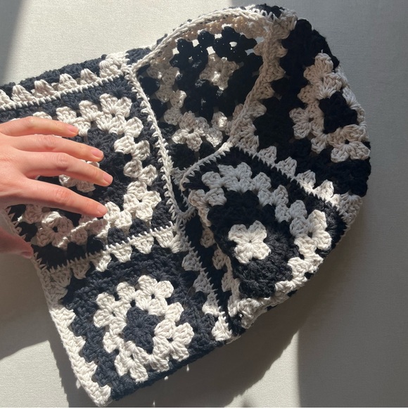 Granny Balaclava - Picture 4 of 4